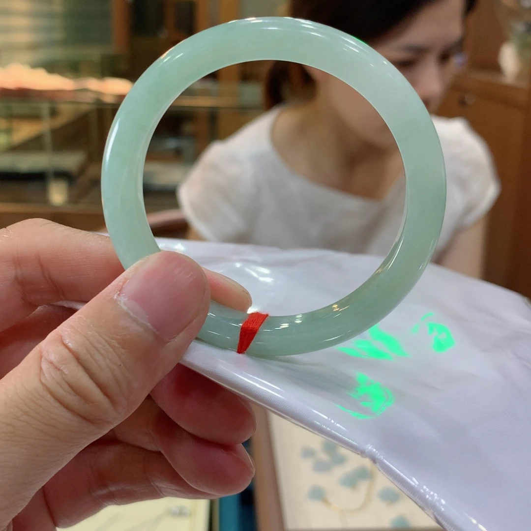 未镶嵌手镯翡翠京****睫翡翠