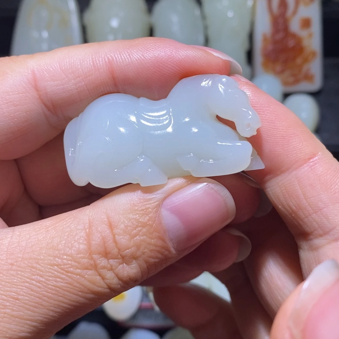 *****和田玉未镶嵌颈饰