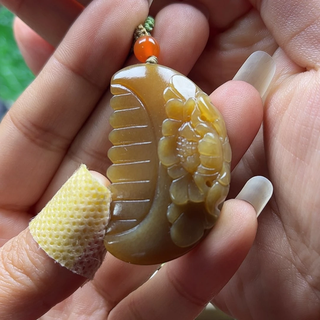 和田玉吊坠未镶嵌