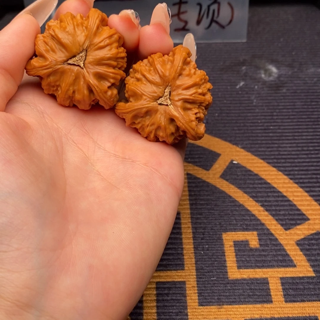 灬***丶吊坠文玩核桃白狮子