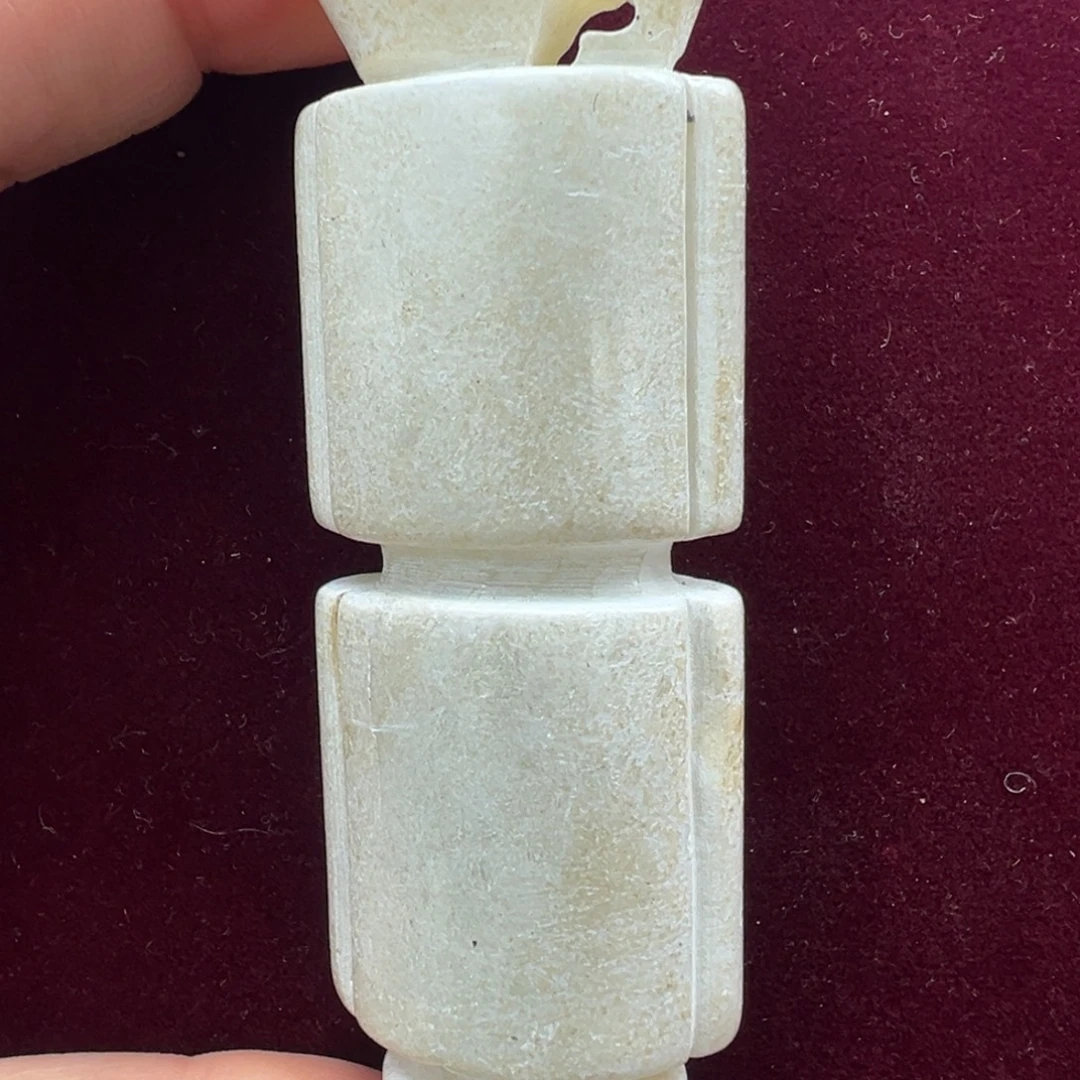 石英质玉未镶嵌颈饰