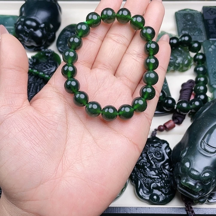 泰***品蛇纹石玉未镶嵌挂件