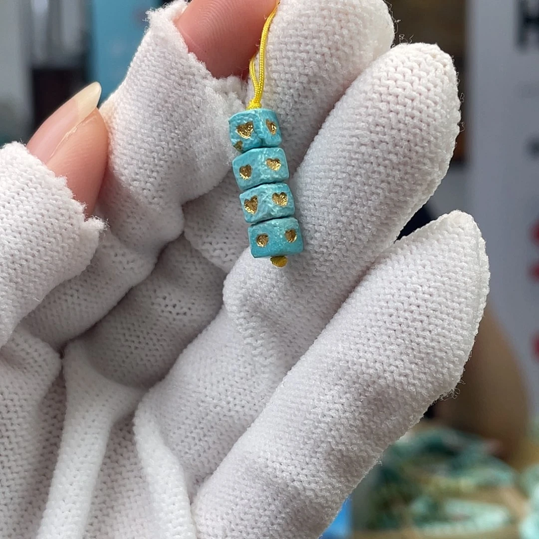 绿松石未镶嵌挂件