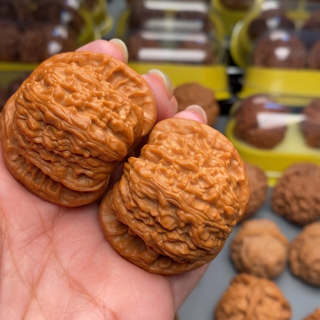 戒***ぃ木质类文玩核桃闷白一对