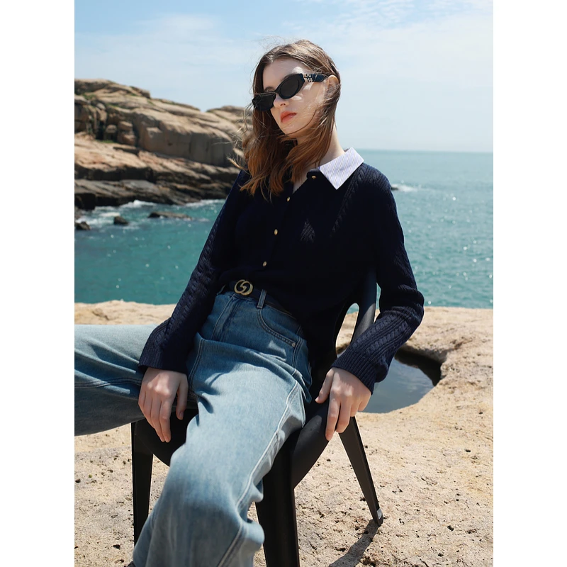 三彩ibudu2025春季新款假两件条纹翻领针织衫绞花肌理开衫毛衣女