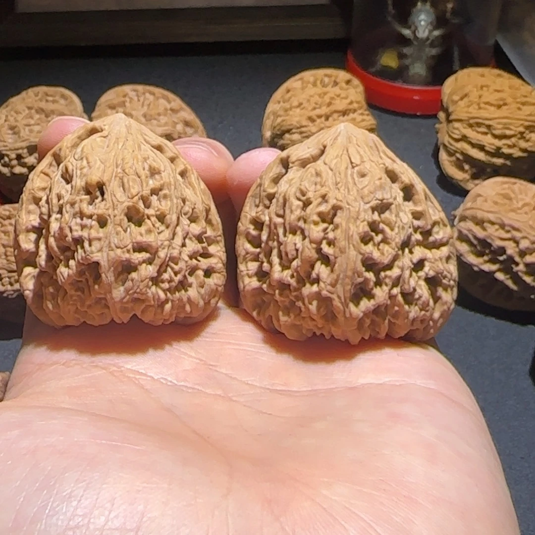 文玩核桃吊坠42三角丑疆