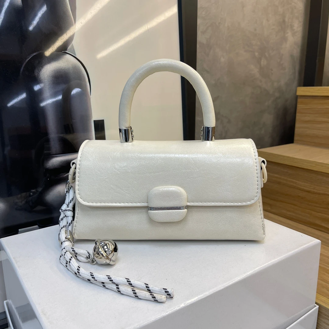 高级感气质翻盖小方包2025新款百搭手提包通勤单肩斜挎包  (B043)