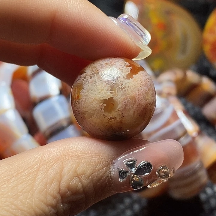 展***来未镶嵌颈饰玛瑙/玉髓