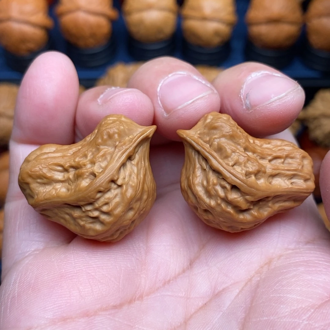 文玩核桃把件手捻鸳鸯