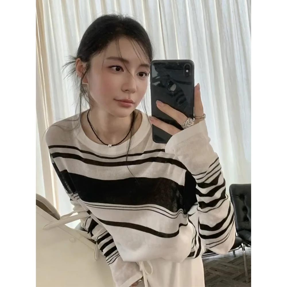 慵懒风黑白条纹薄纱微透长袖上衣女秋季新款吊带外搭衫圆领针织衫