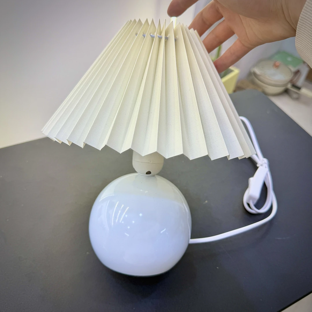ly台灯网红北欧ins风少女温馨高端百褶小夜灯