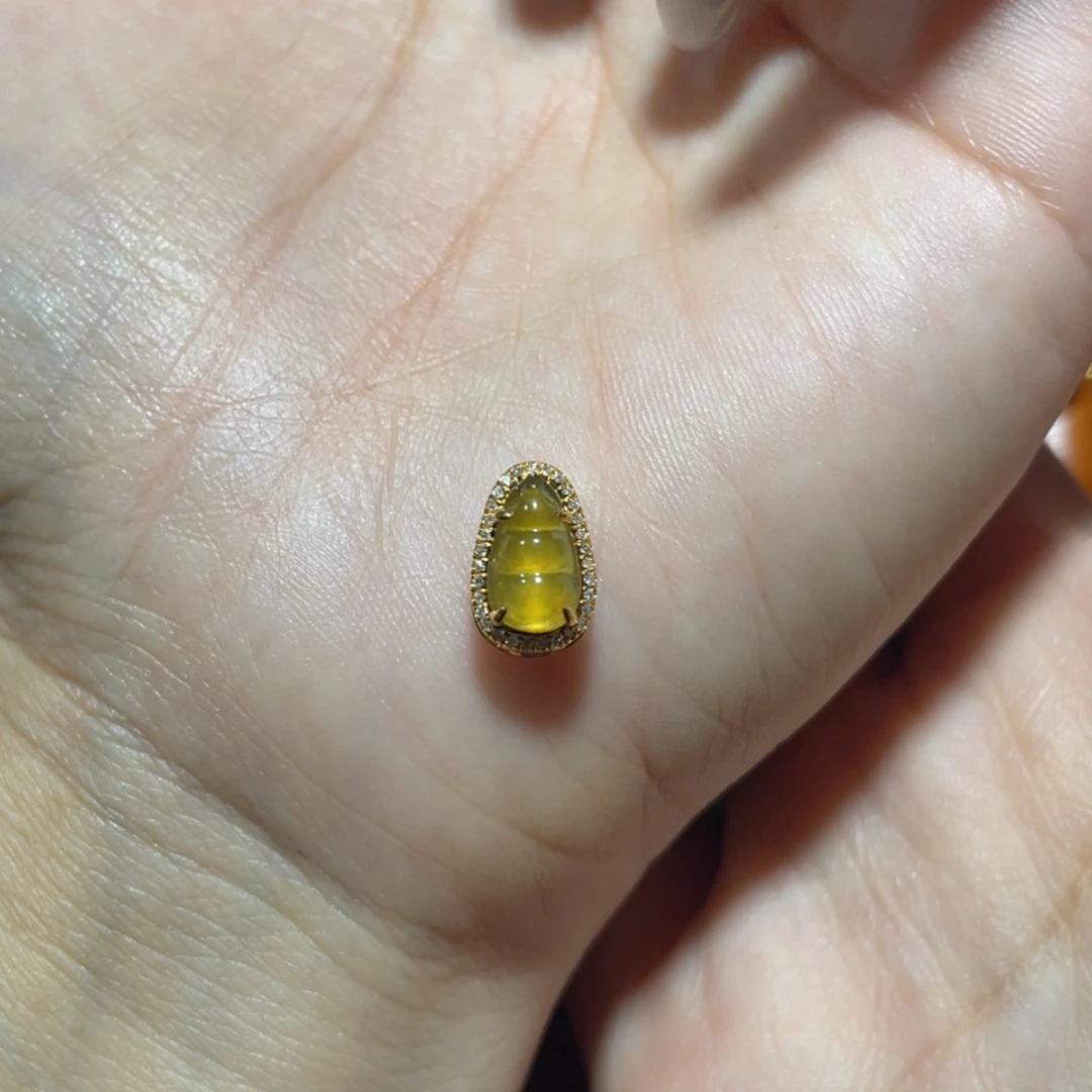 【闪购商品】颈饰18K金镶嵌翡翠