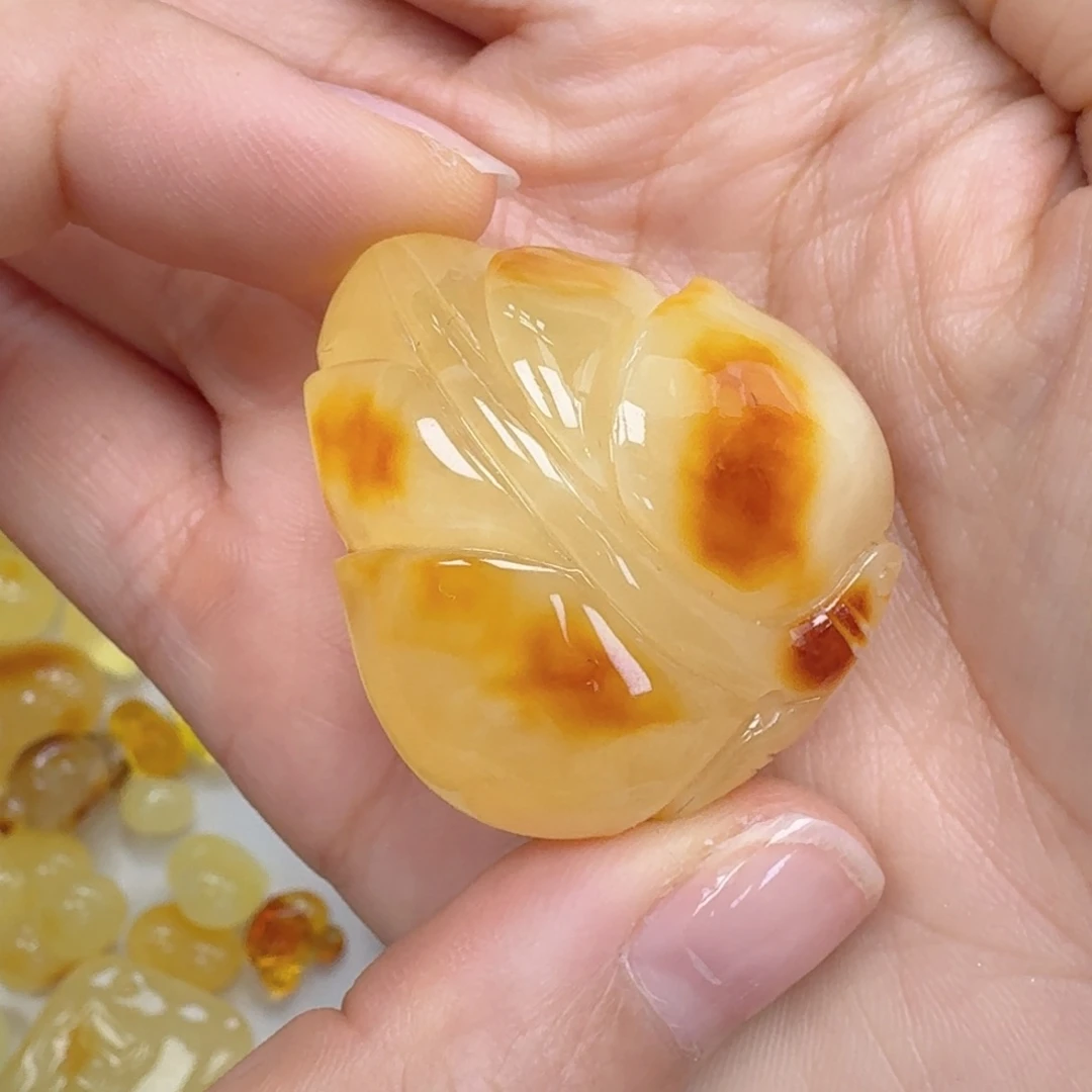 琥珀未镶嵌珠宝奇石