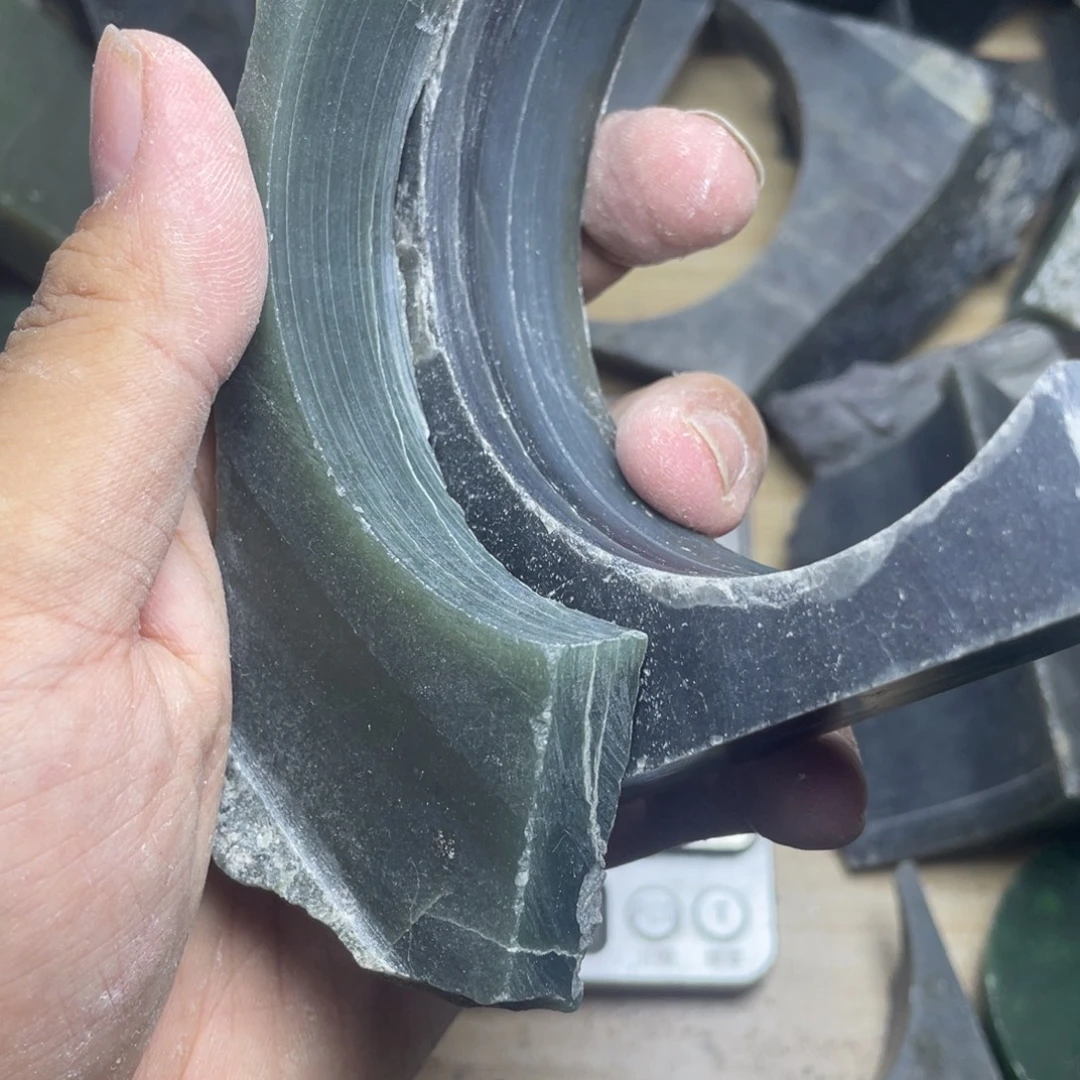 和田玉未镶嵌珠宝半成品