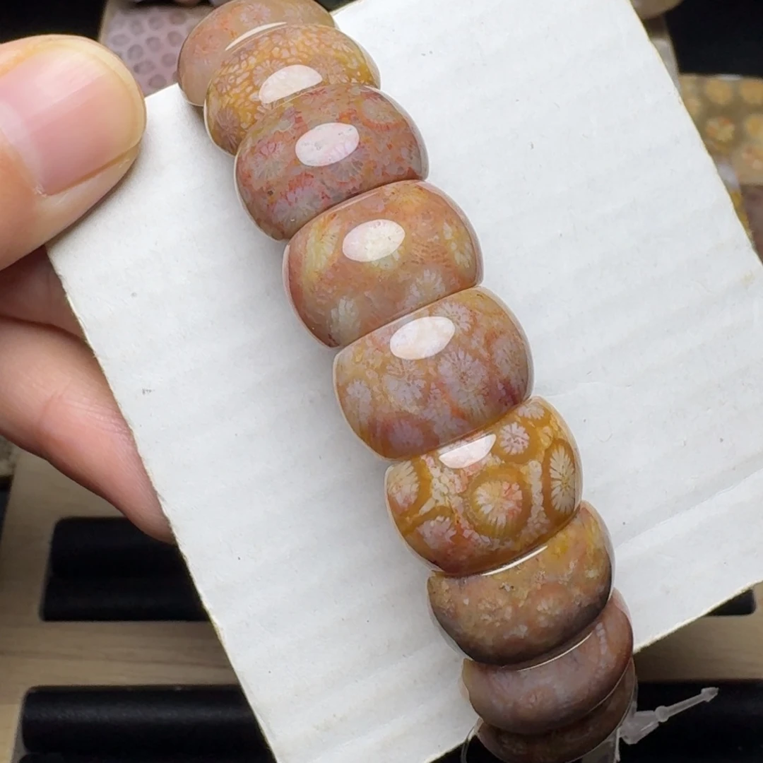 硅化玉未镶嵌红色满花，可盘