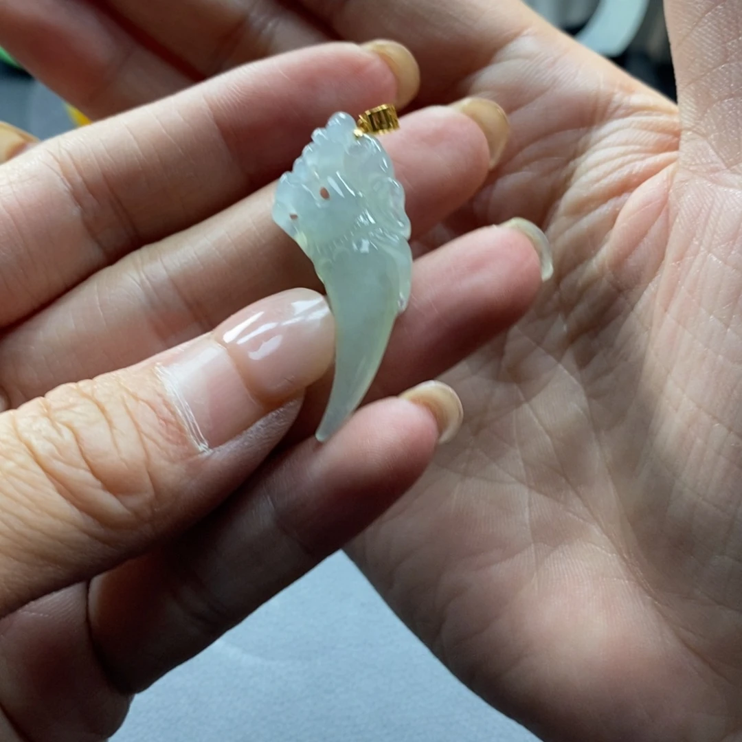 琉****翡翠未镶嵌颈饰天然翡翠