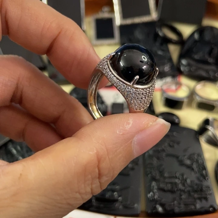 翡翠戒指未镶嵌墨翠