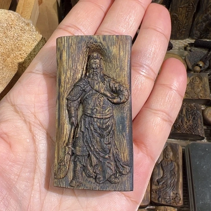 沉香沉香碎屑绿棋楠沉香雕刻牌13.8克