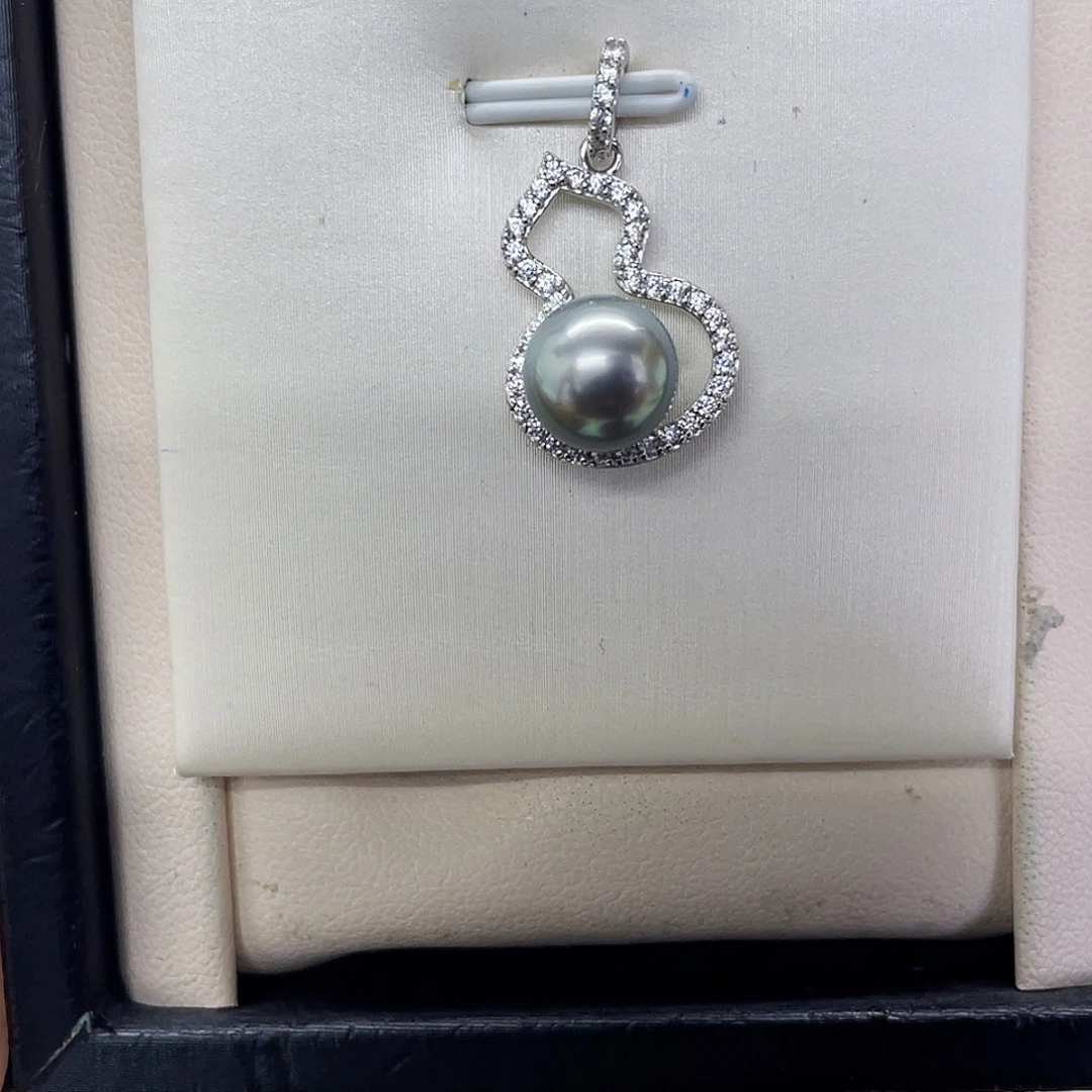 海水珍珠颈饰银S925镶嵌绿色精致葫芦吊坠