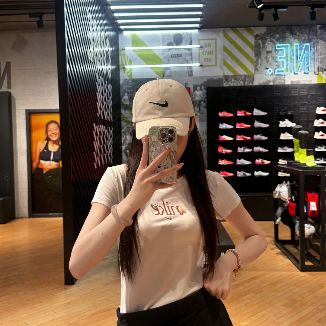 NIKE/耐克女子休闲潮流T恤/短袖HF9723104