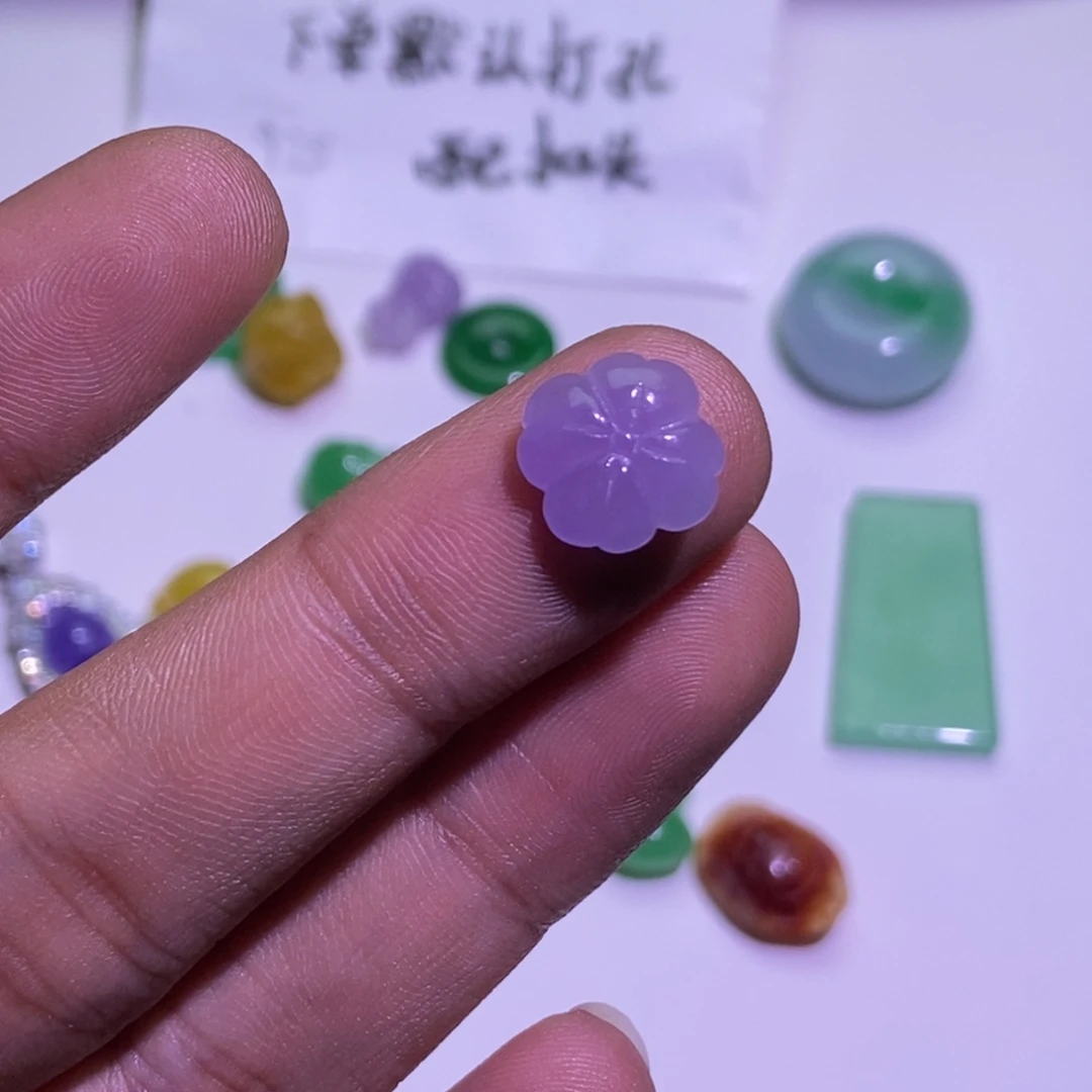 翡翠未镶嵌颈饰吊坠
