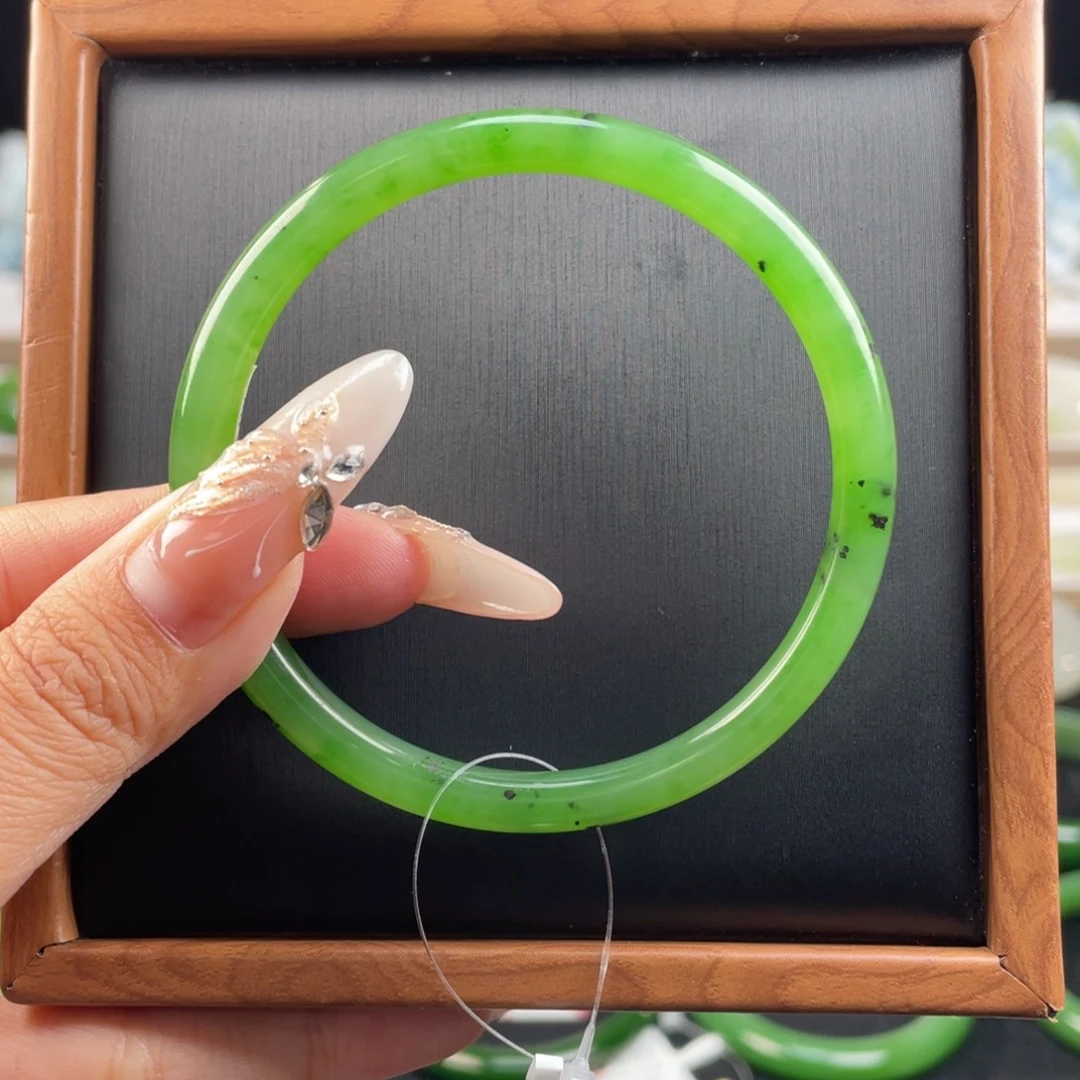 和田玉未镶嵌手镯乌兰海果绿55mm