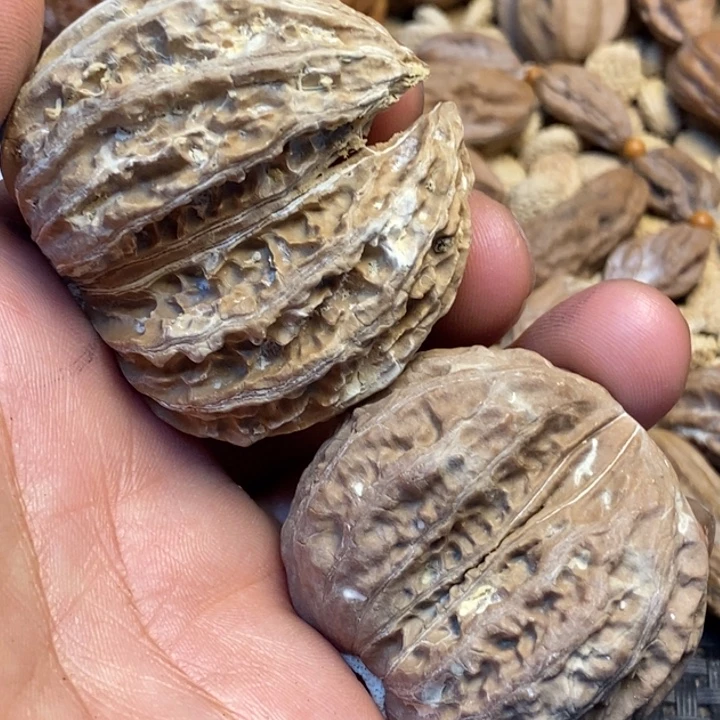文玩核桃吊坠有花皮82