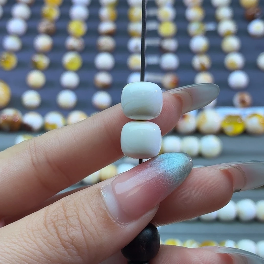 老***丶琥珀未镶嵌裸石蜜蜡