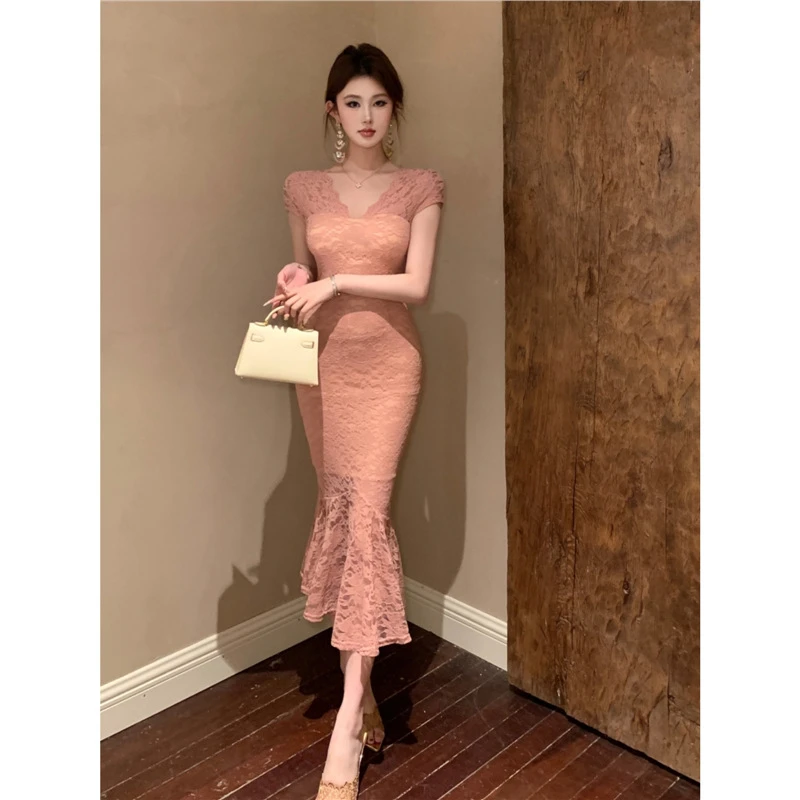 画报夫人法式气质女人味风情万种收腰显瘦绝美温柔纯欲性感蕾丝鱼