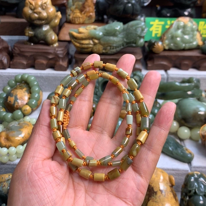 老***董岫岩河磨玉（透闪石质玉）未镶嵌把件