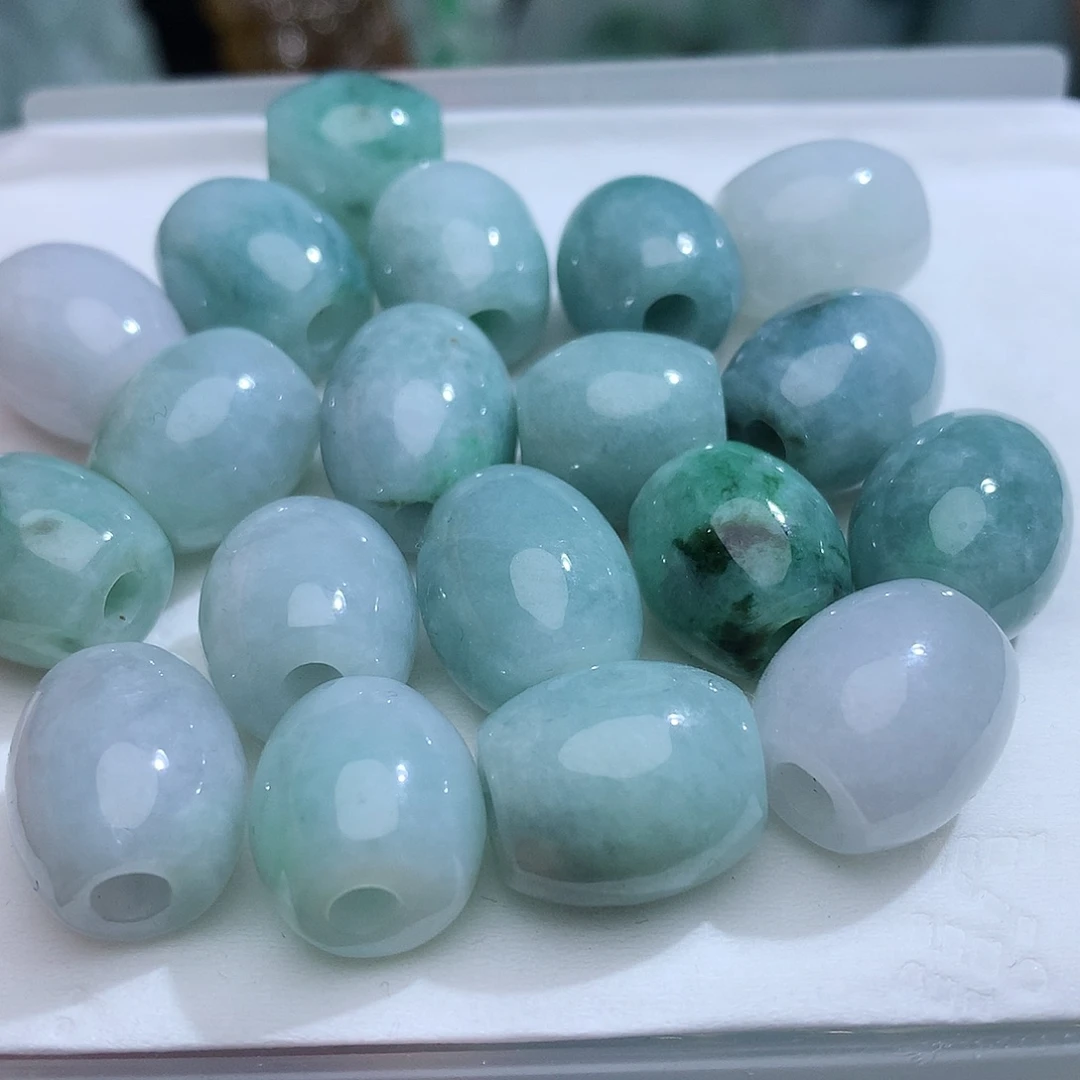 翡翠未镶嵌颈饰发1个