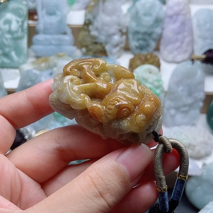 翡翠未镶嵌颈饰翡翠