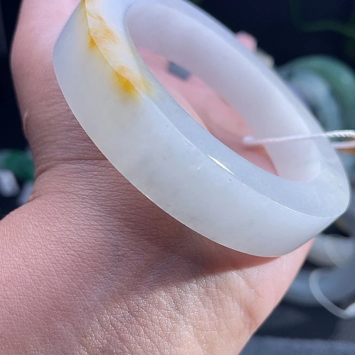 定制翡翠未镶嵌翡翠手镯