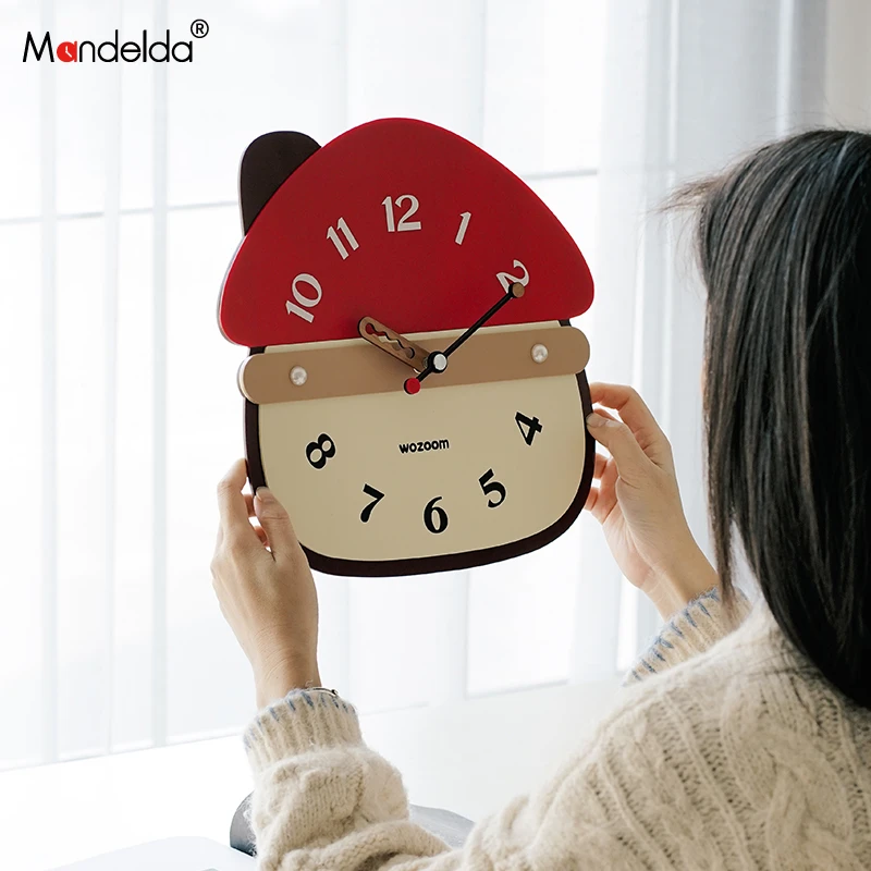 Mandelda免打孔奶油风挂钟客厅艺术时钟2025新款现代创意钟表挂墙