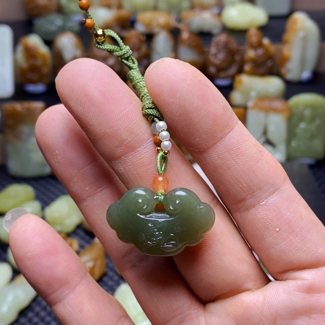 和田玉未镶嵌吊坠(不含链)