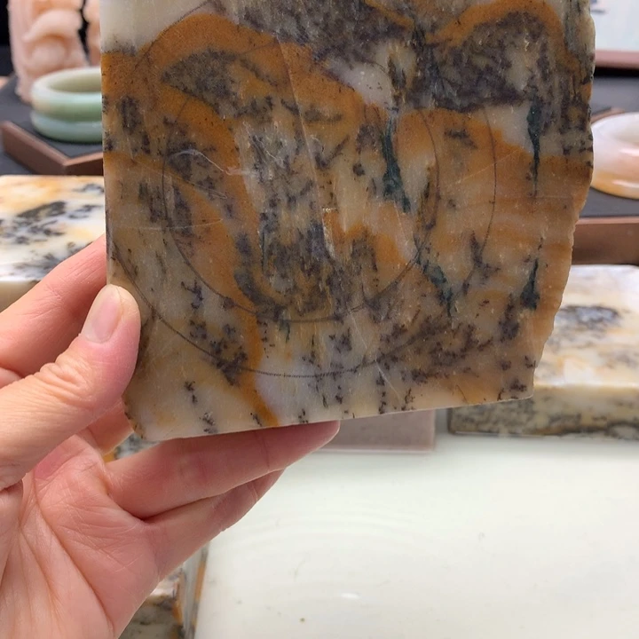 康***了石英岩玉未镶嵌手镯