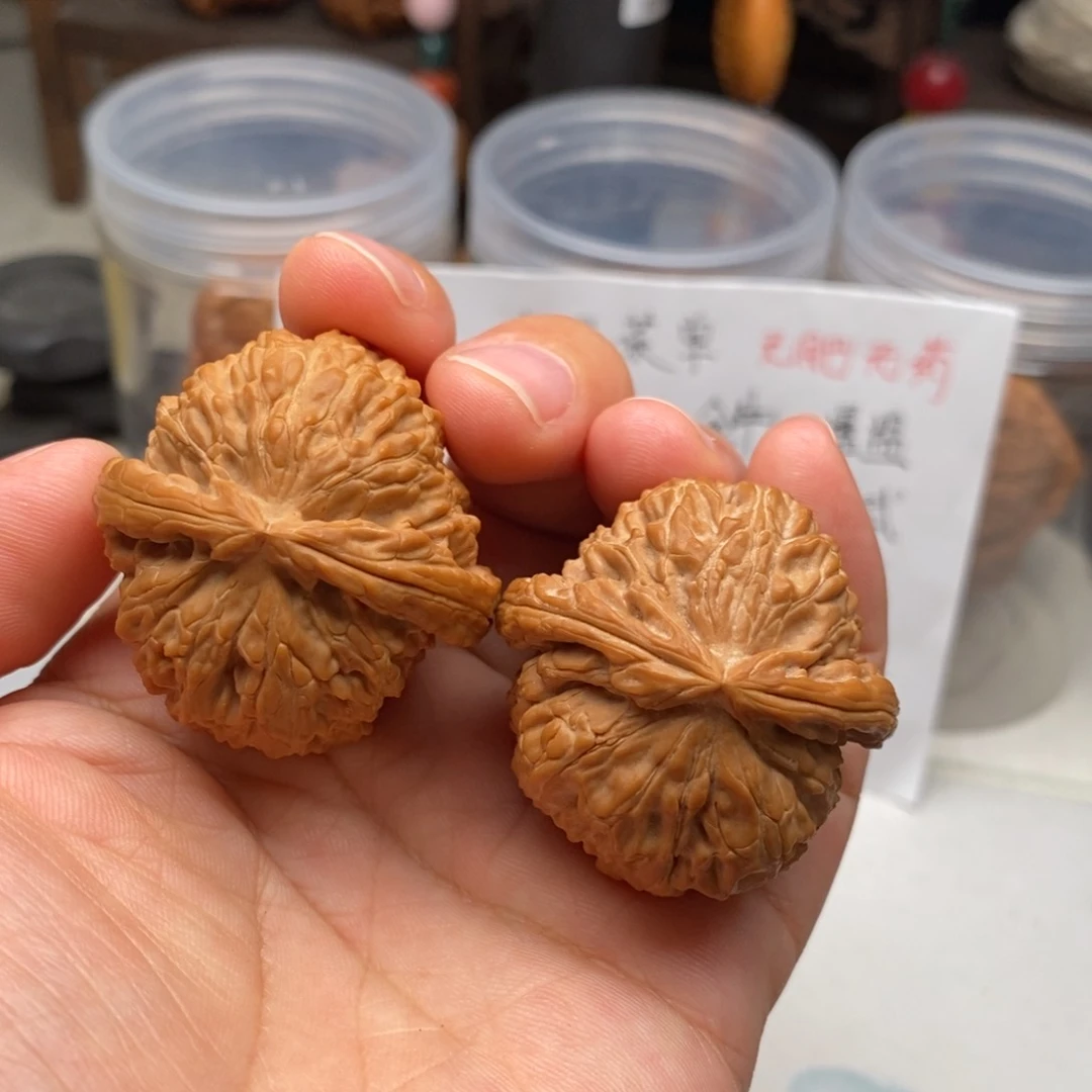 文玩核桃吊坠37白狮子有修