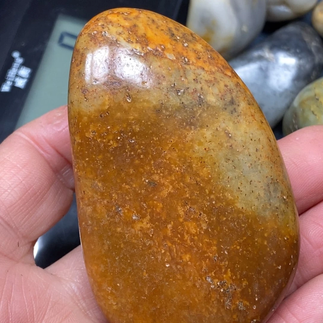 和田玉挂件足铂镶嵌