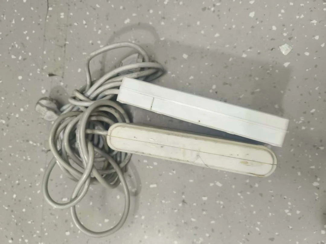 8新  两个插排，不包邮运费到付