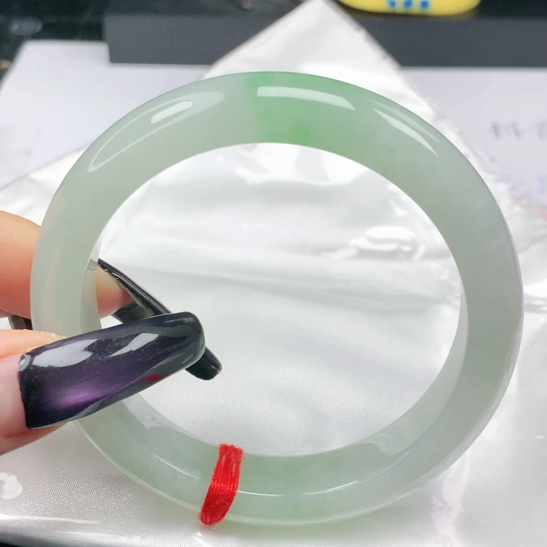 翡翠未镶嵌手镯翡翠56.0冰润白冰飘晴绿正圈