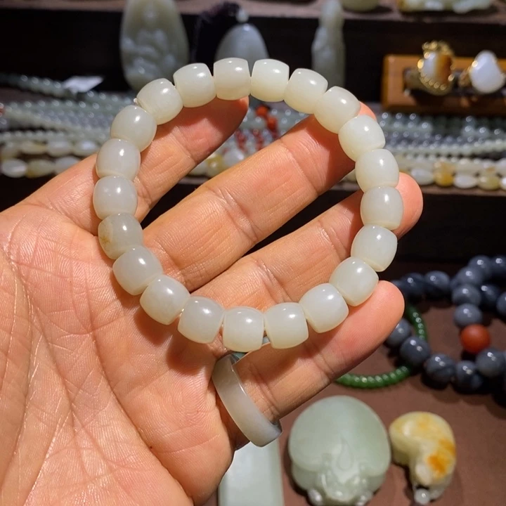 和田玉挂件未镶嵌顶**易