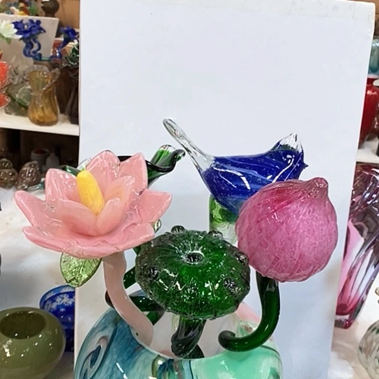 琉璃花瓶高45厘米宽9厘米