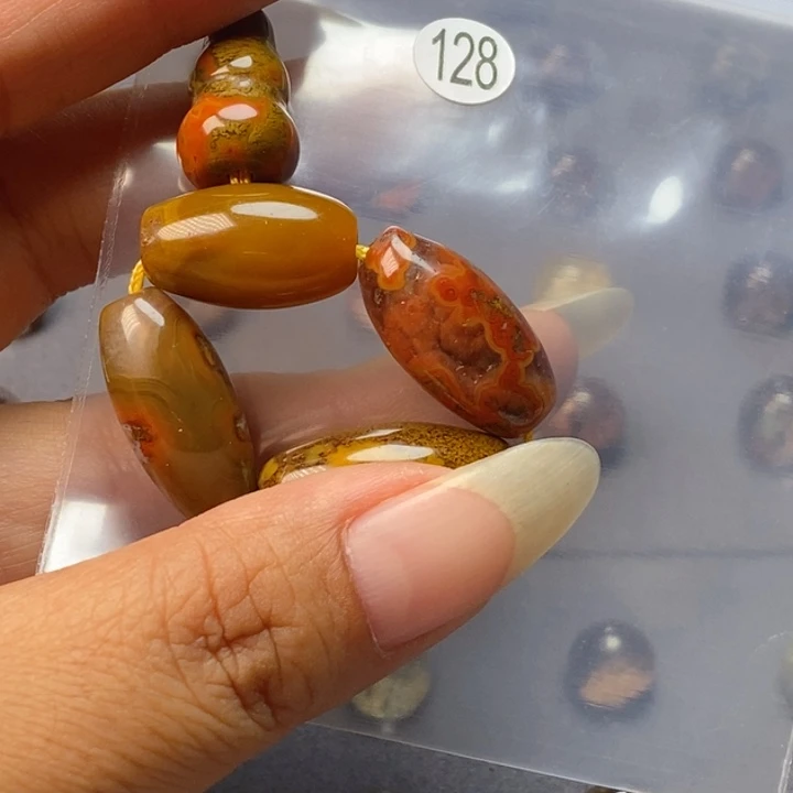 未镶嵌颈饰玛瑙/玉髓艾****管战国红