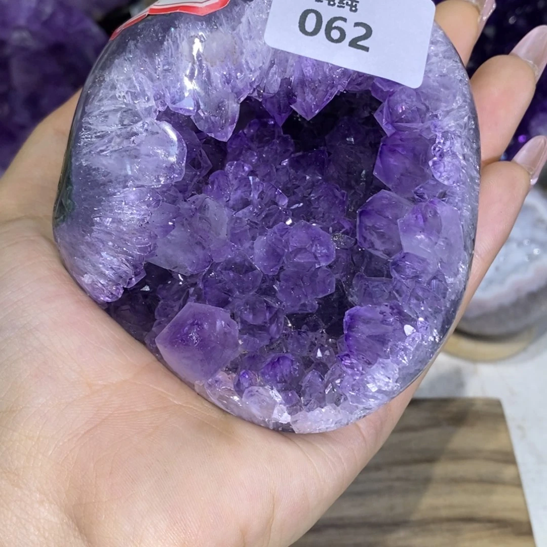 紫晶大型摆件（非配饰）未镶嵌全抛钱袋子