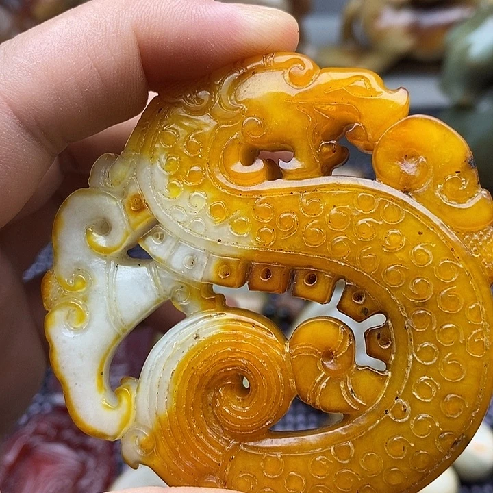 未镶嵌蛇纹石玉颈饰