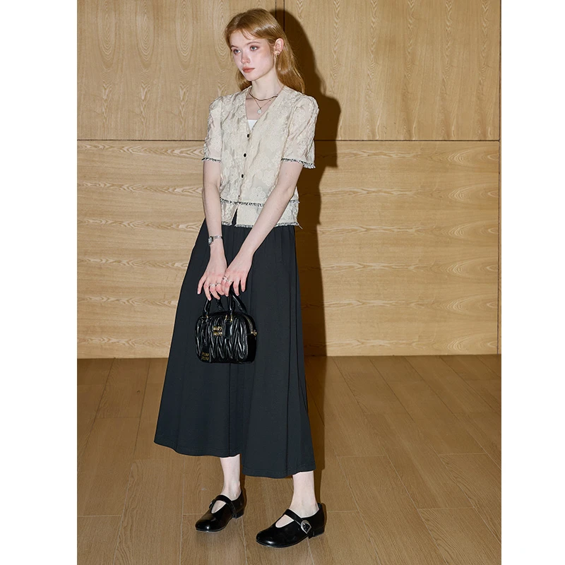 库恩玛维小香风法式V领刺绣短袖衬衫女2025年夏季新款莱赛尔小衫