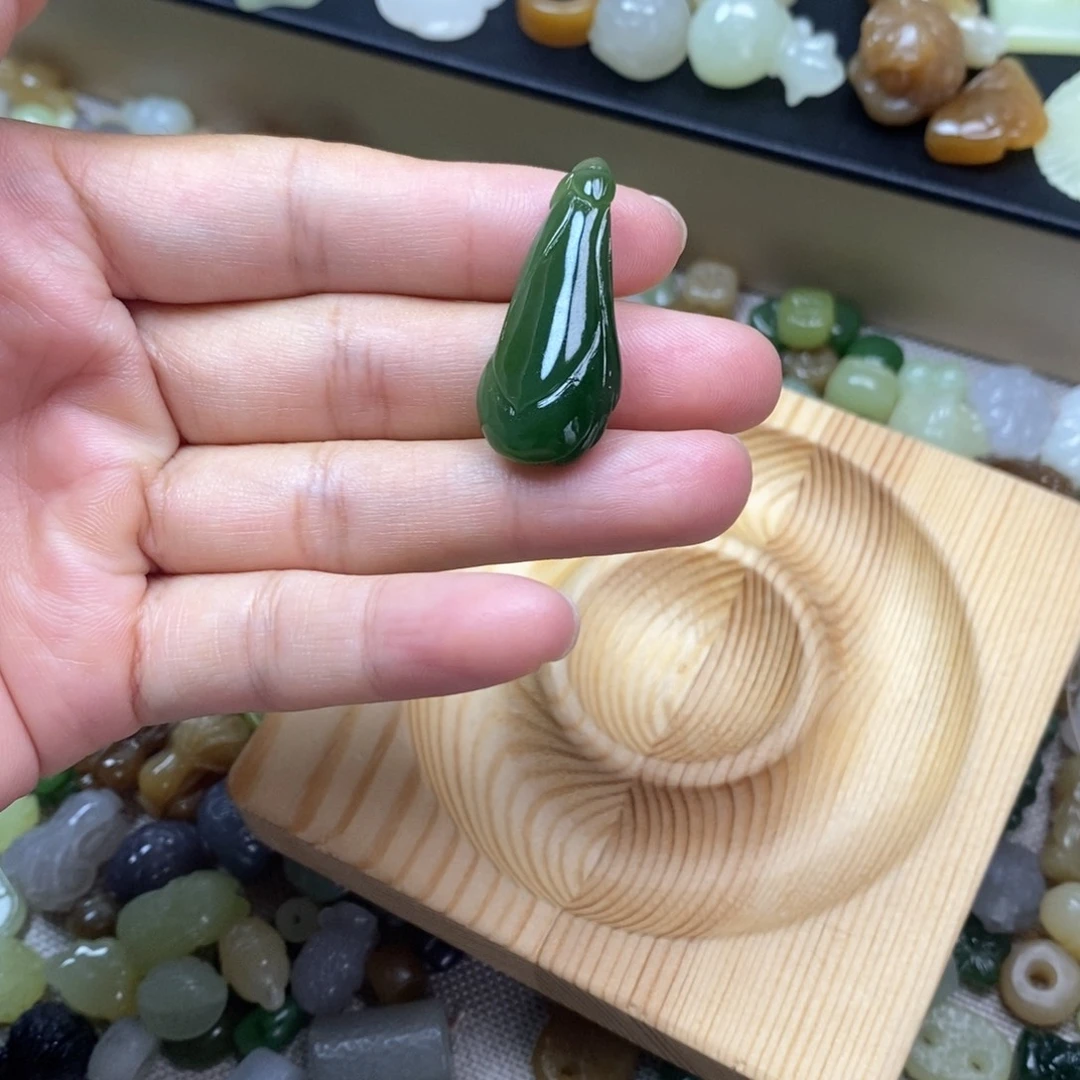 未镶嵌和田玉挂件
