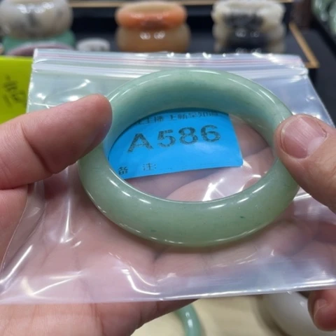 未镶嵌手镯石英质玉夢****