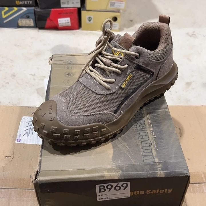 969号。43码防砸防刺劳保鞋。