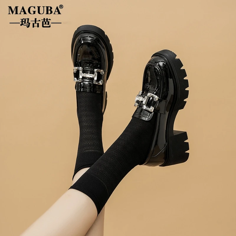 玛古芭乐福鞋女款2025秋冬新款时尚百搭黑色英伦风圆头厚底小皮鞋